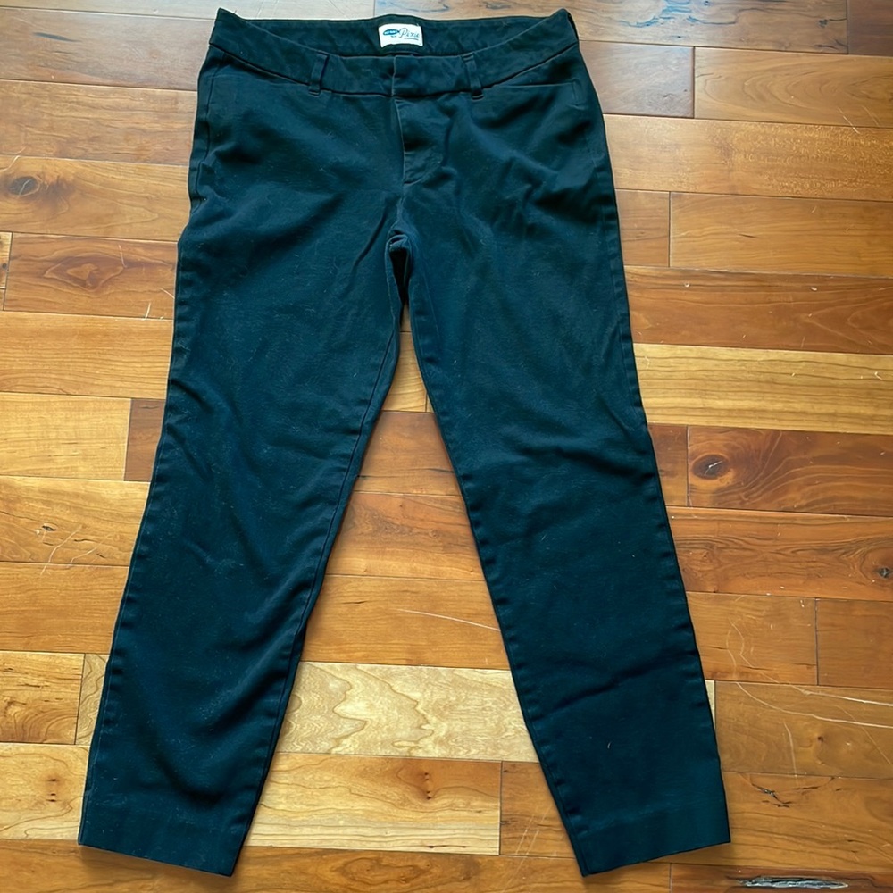 Black Old Navy pixie pants size 8